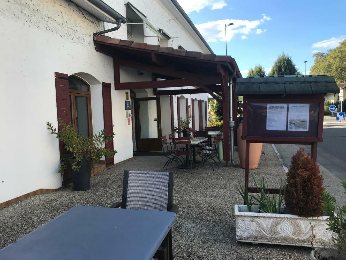 Au Feu De Bois Hotel Amou Exterior photo